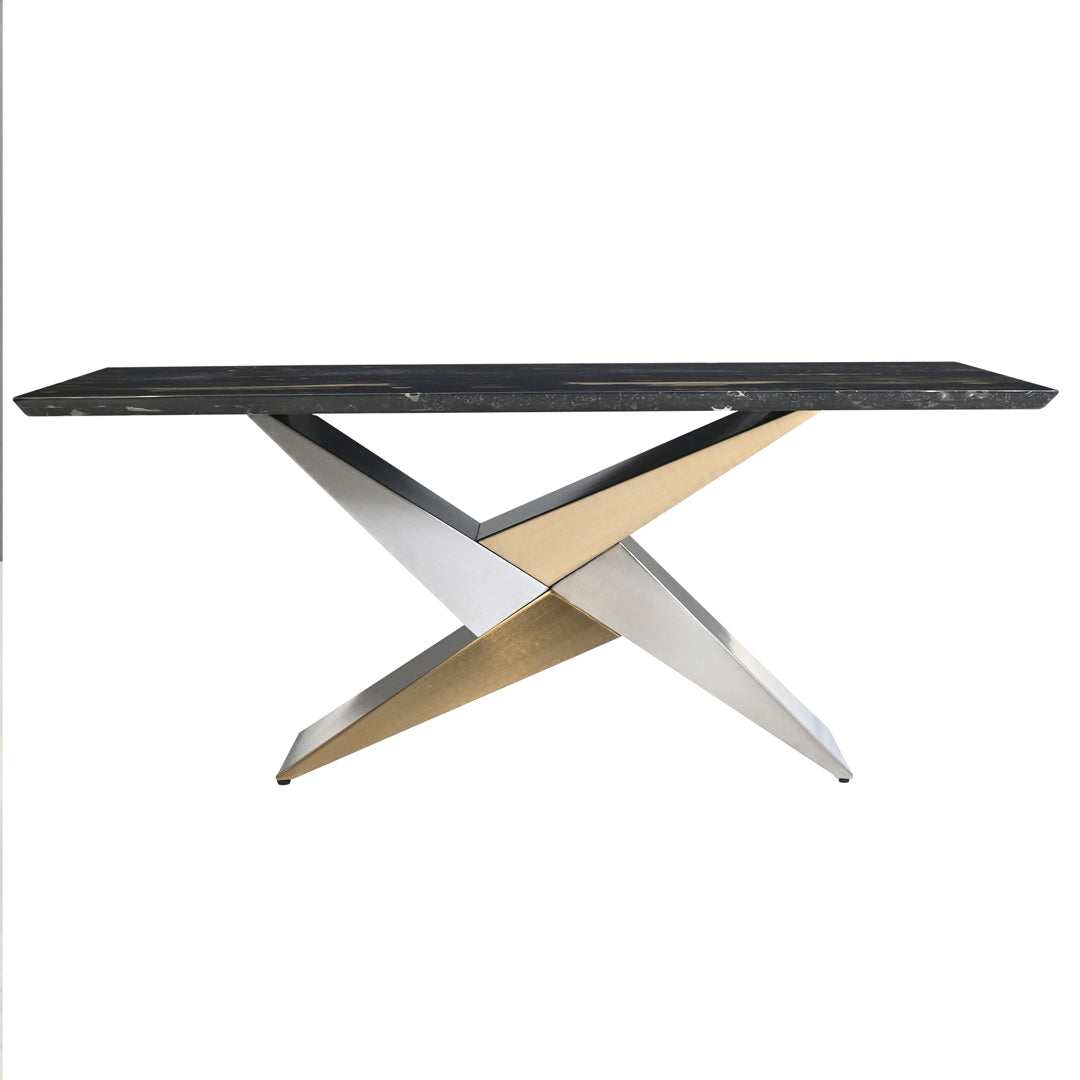 Trumph Majesty Dining Table